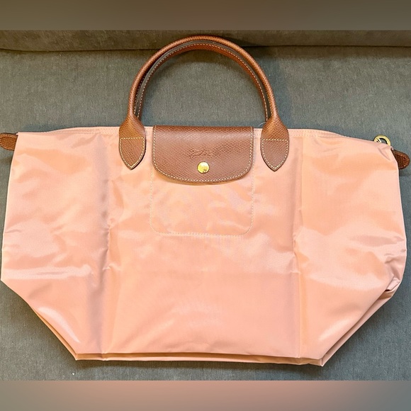Longchamp Handbags - Longchamp Le Pliage Med Tote NWT (Rose’ Pink)